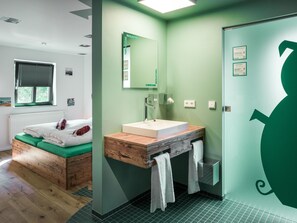 Habitación doble Deluxe (7) | Decoración personalizada, muebles diferentes y escritorio 