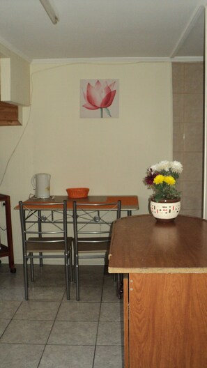 Standard Apartment, Multiple Beds, Non Smoking | In-room dining - Departamentos Arlenne II (Valdivia)