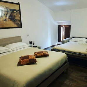 Quadruple Room | Desk, free WiFi, bed sheets - B&B Locanda Cistercense (Viterbo)
