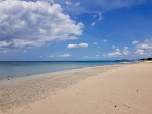 On the beach - Beach Paradise by Oceanfront Condos (Nilaveli)