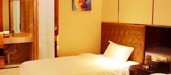 Xinzheng Shangri-la Holiday Hot Spring Hotel