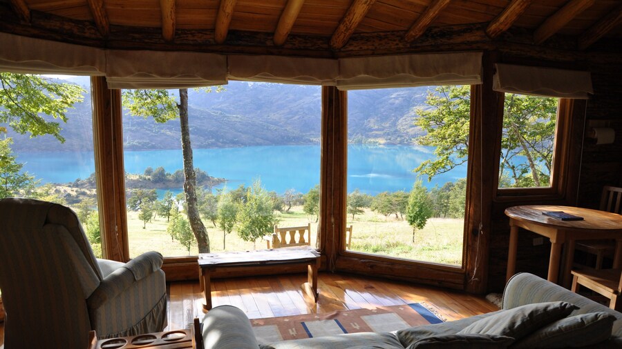 Mallin Colorado Ecolodge