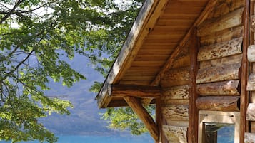 Honeymoon Suite, 1 Queen Bed, Private Bathroom, Lake View | Egyptian cotton sheets, down comforters, minibar, in-room safe