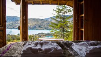 Sábanas de algodón egipcio, cubrecamas y minibar