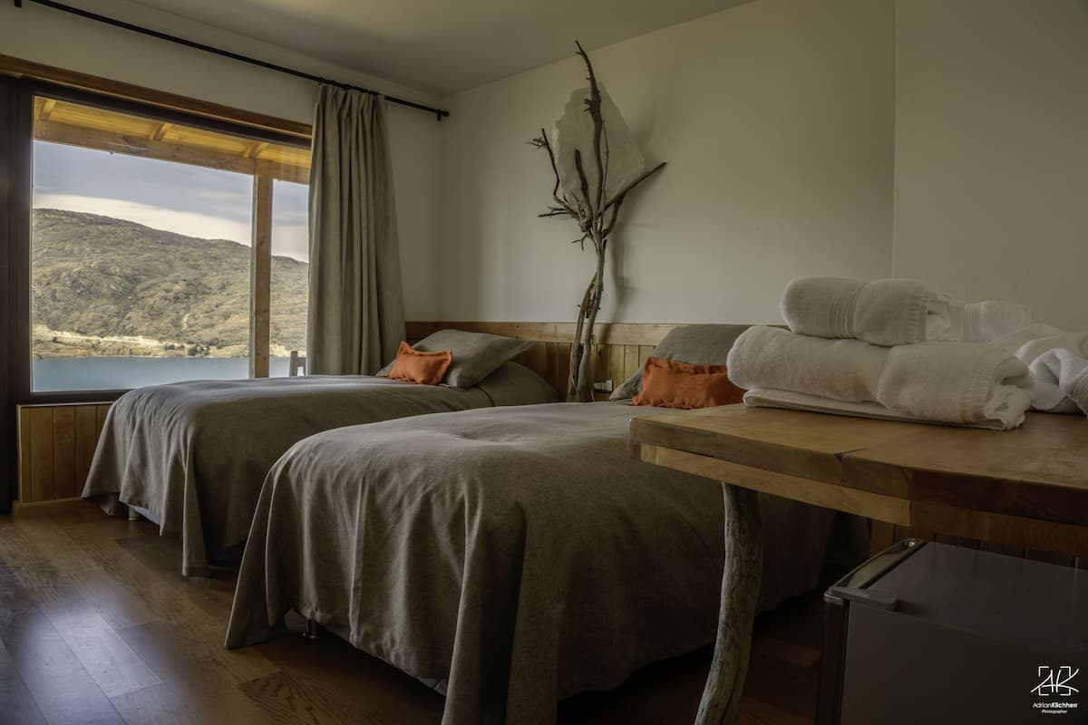Chambre Standard avec lits jumeaux, vue lac