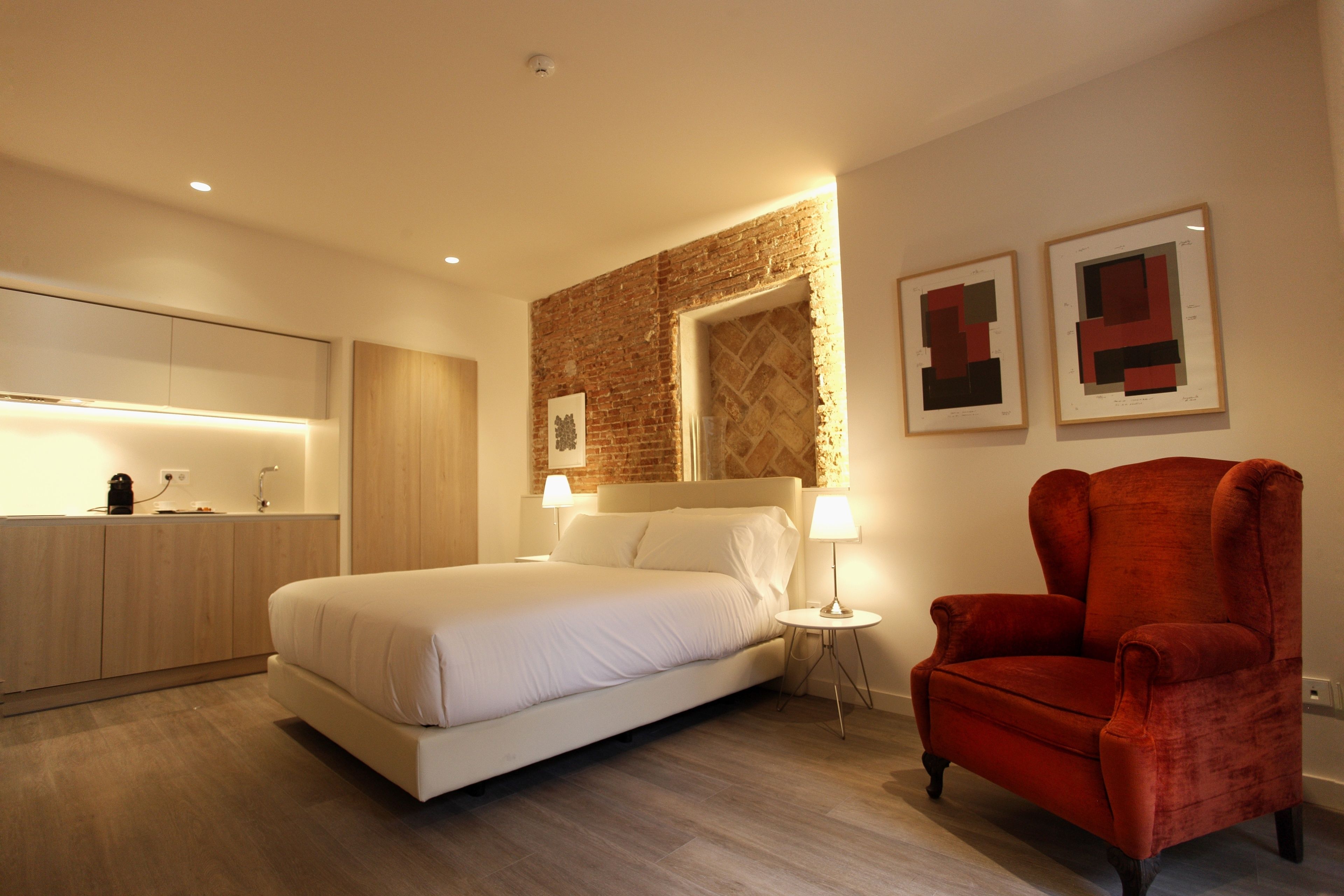 Standard Double Room | In-room safe, desk, blackout drapes, soundproofing