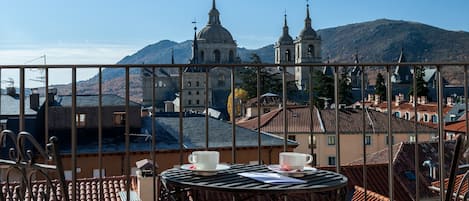Suite supérieure, terrasse | Balcon