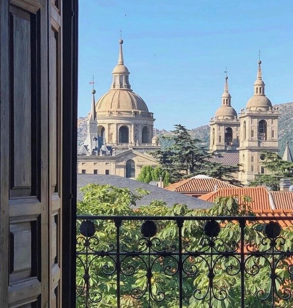 Superior Suite, Terrace | Terrace/patio - San Lorenzo Suites (San Lorenzo de El Escorial)