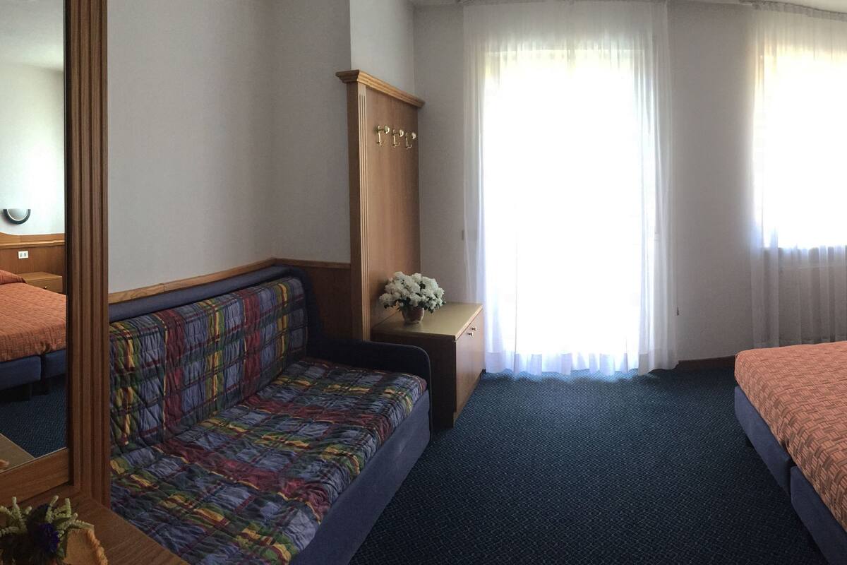 comfort double or twin room | in-room safe, free wifi, bed sheets