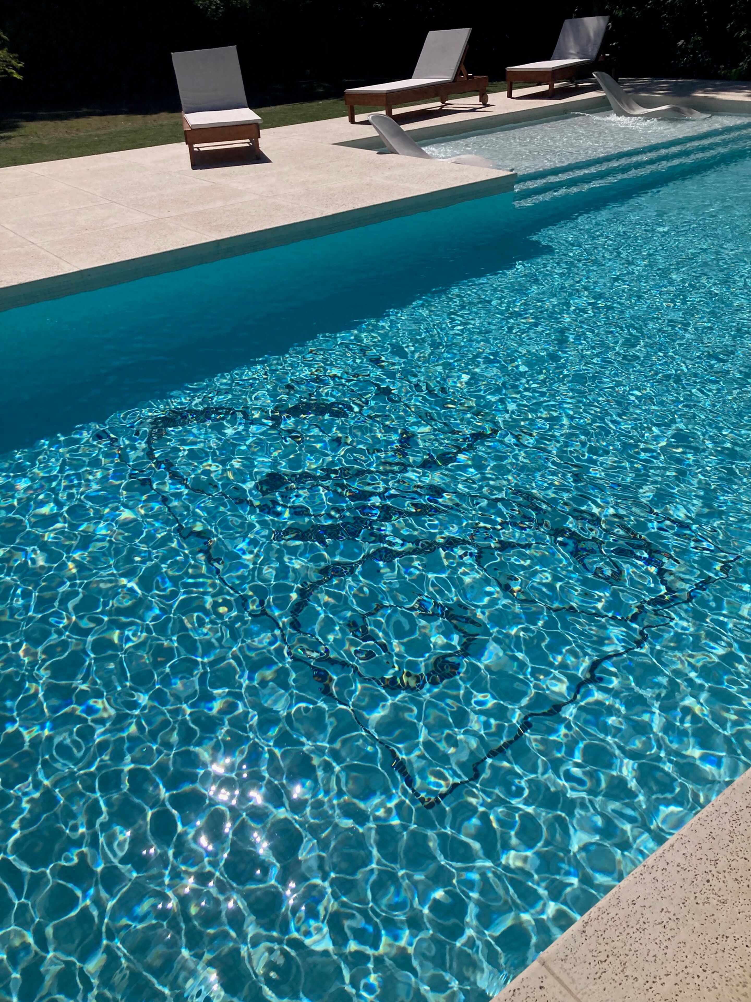 2 outdoor pools, open 8:00 am to 8 pm, free pool cabanas, pool umbrellas