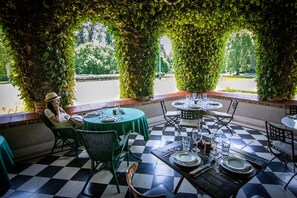 Bar (on property) - Estancia Villa Maria (Spegazzini)