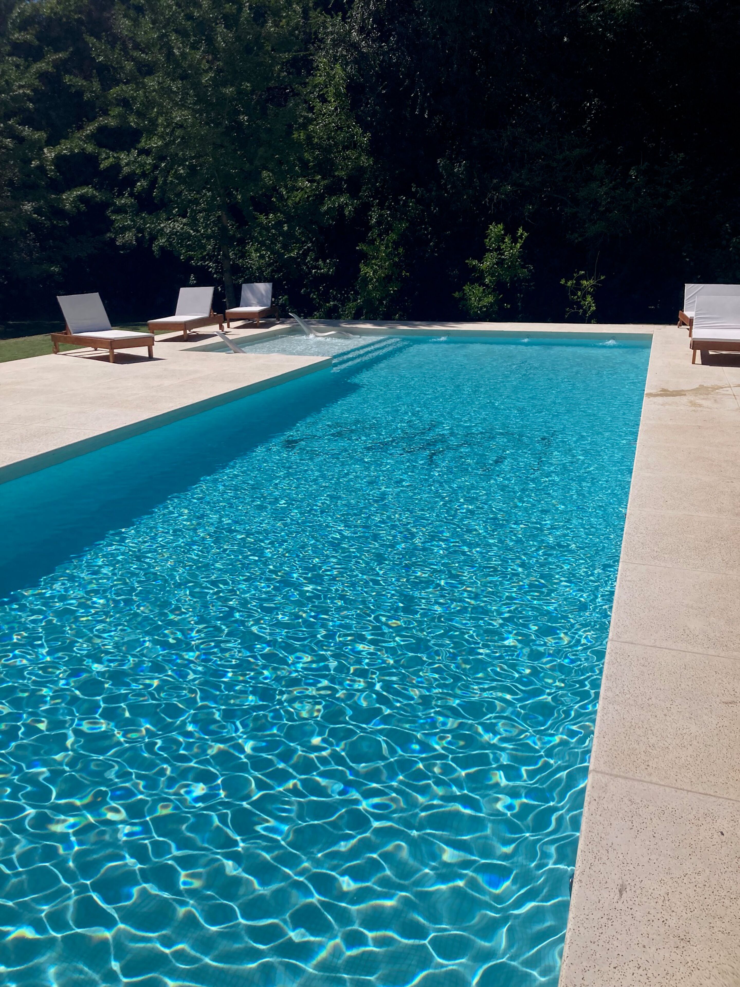 2 outdoor pools, open 8:00 am to 8 pm, free pool cabanas, pool umbrellas