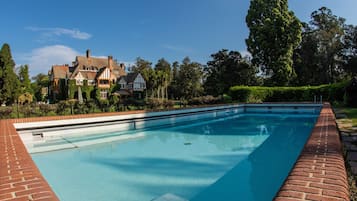 2 Außenpools, geöffnet von 08:00 Uhr bis 20:00 Uhr, Cabañas (kostenlos)