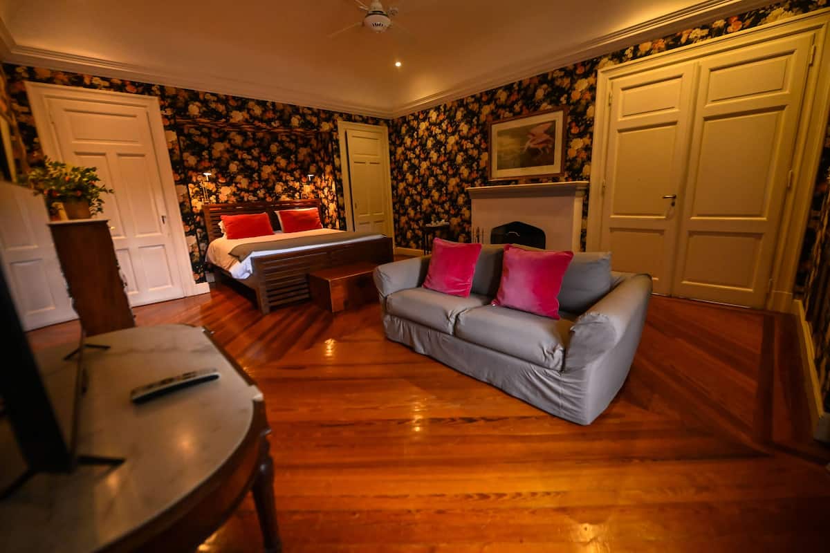 suite | 2 bedrooms, egyptian cotton sheets, premium bedding, down duvets