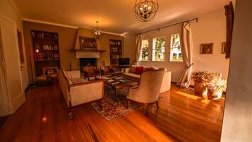 Egyptian cotton sheets, premium bedding, down duvets, pillow-top beds