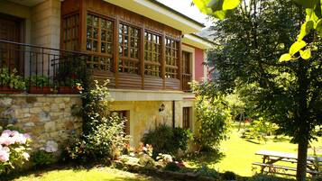 Façana frontal de l'allotjament