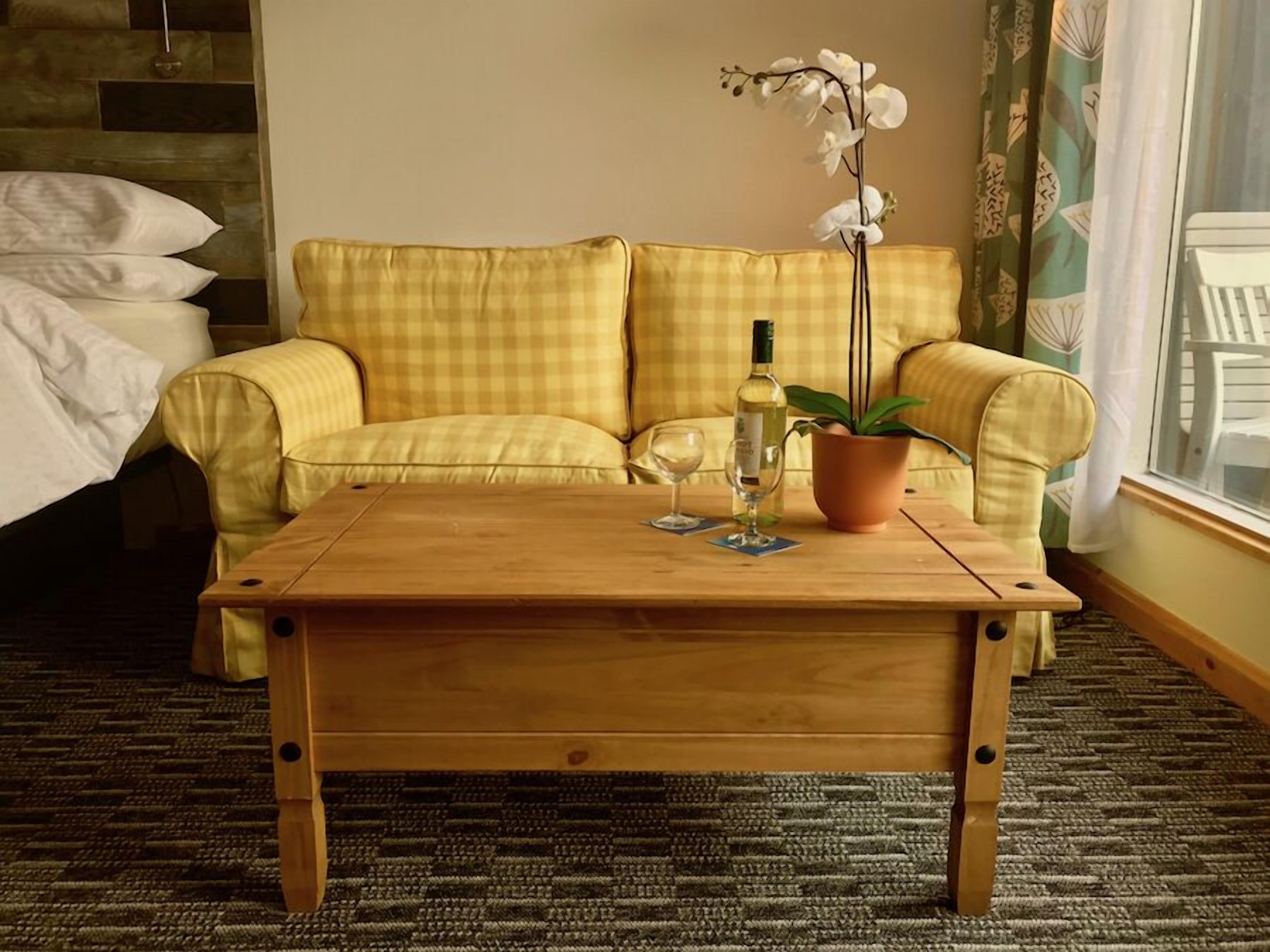 Deluxe Twin kamer, 2 tweepersoonsbedden, balkon, uitzicht op meer | Lounge