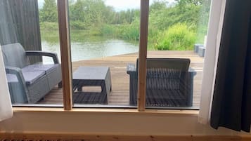 Premium Suite, 2 Bedrooms, Hot Tub | Egyptian cotton sheets, premium bedding, pillow-top beds, minibar