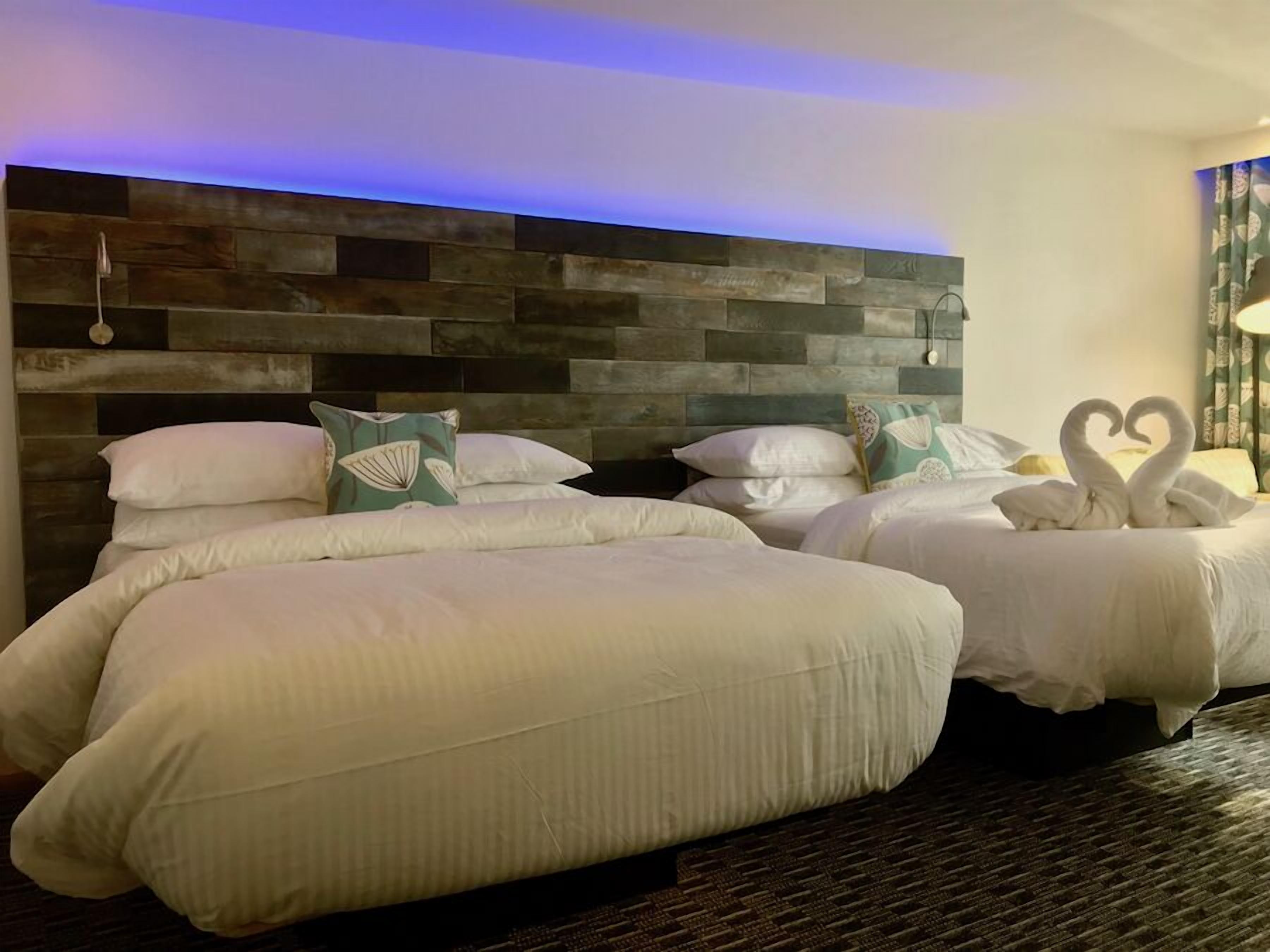 Egyptian cotton sheets, premium bedding, pillow-top beds, minibar