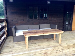 Perusmökki, kylpyhuone makuuhuoneen yhteydessä, järvinäköala (2 Bedrooms ) | Huoneen varustelu