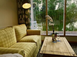 豪華客房, 獨立浴室, 湖景 (Twin) | 酒廊