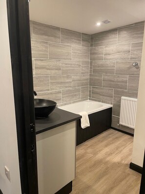 Bathroom - The Waterfront Lodges (Bedworth)