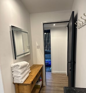 Superior Cabin, 1 Bedroom, Terrace, Garden View | Bathroom | Shower, rainfall showerhead, free toiletries, hair dryer