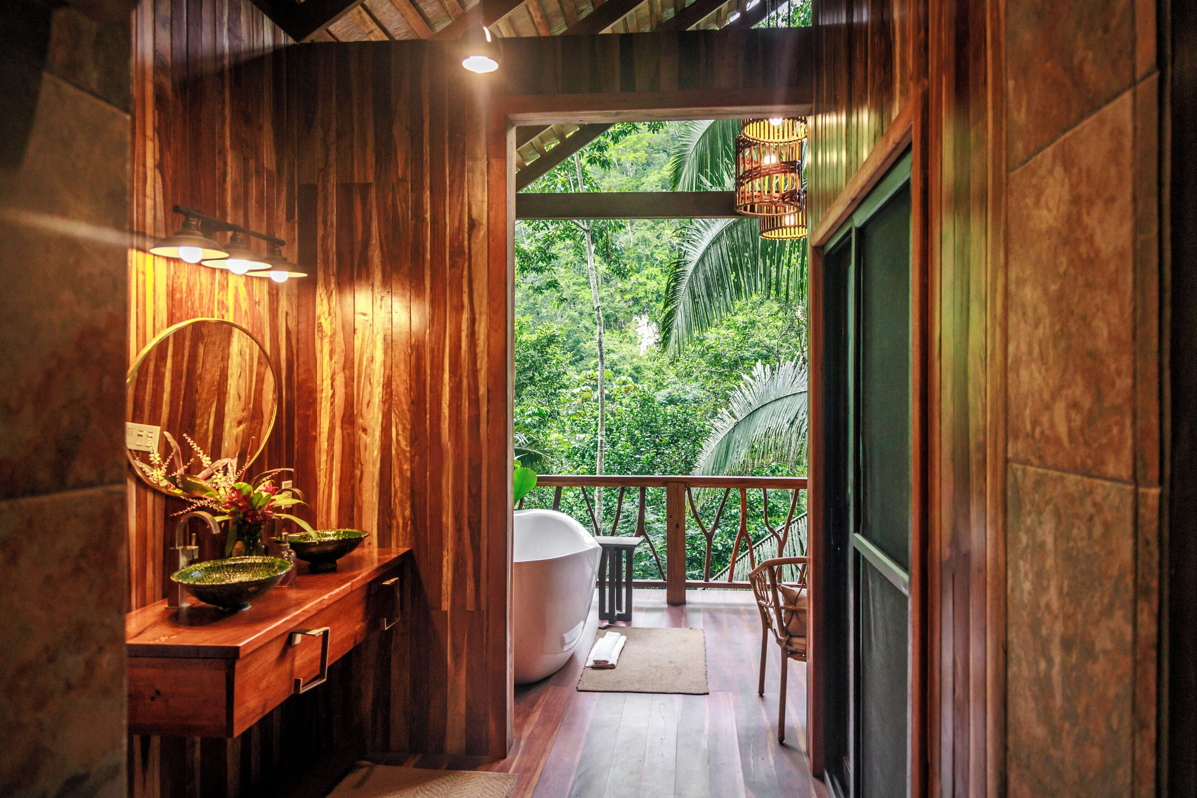Signature Tree House | Bathroom | Separate bathtub and shower, free toiletries, bathrobes, towels