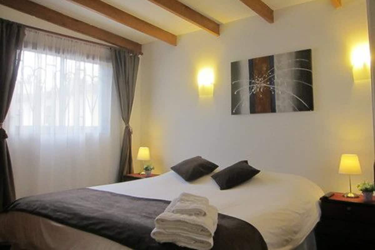 Superior Double Room, Bathroom In Suite  | Minibar, in-room safe, soundproofing, free WiFi