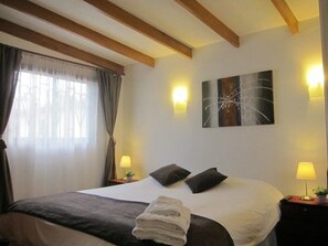 Superior Double Room, Bathroom In Suite | Minibar, in-room safe, soundproofing, free WiFi