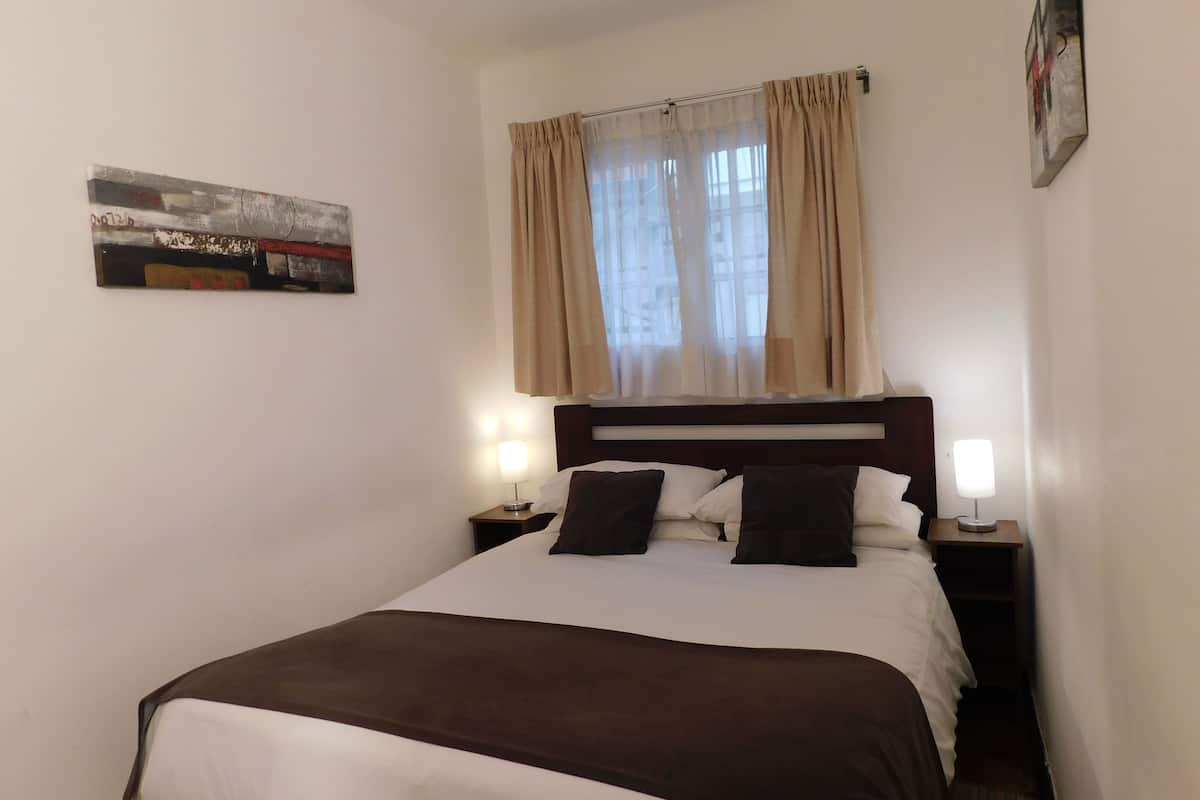 Standard Double Room, Bathroom In Suite | Minibar, una cassaforte in camera, insonorizzazione, Wi-Fi gratuito