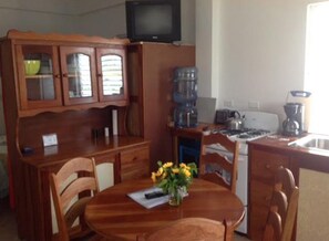 In-room dining - Trellis House 1 (Caye Caulker)