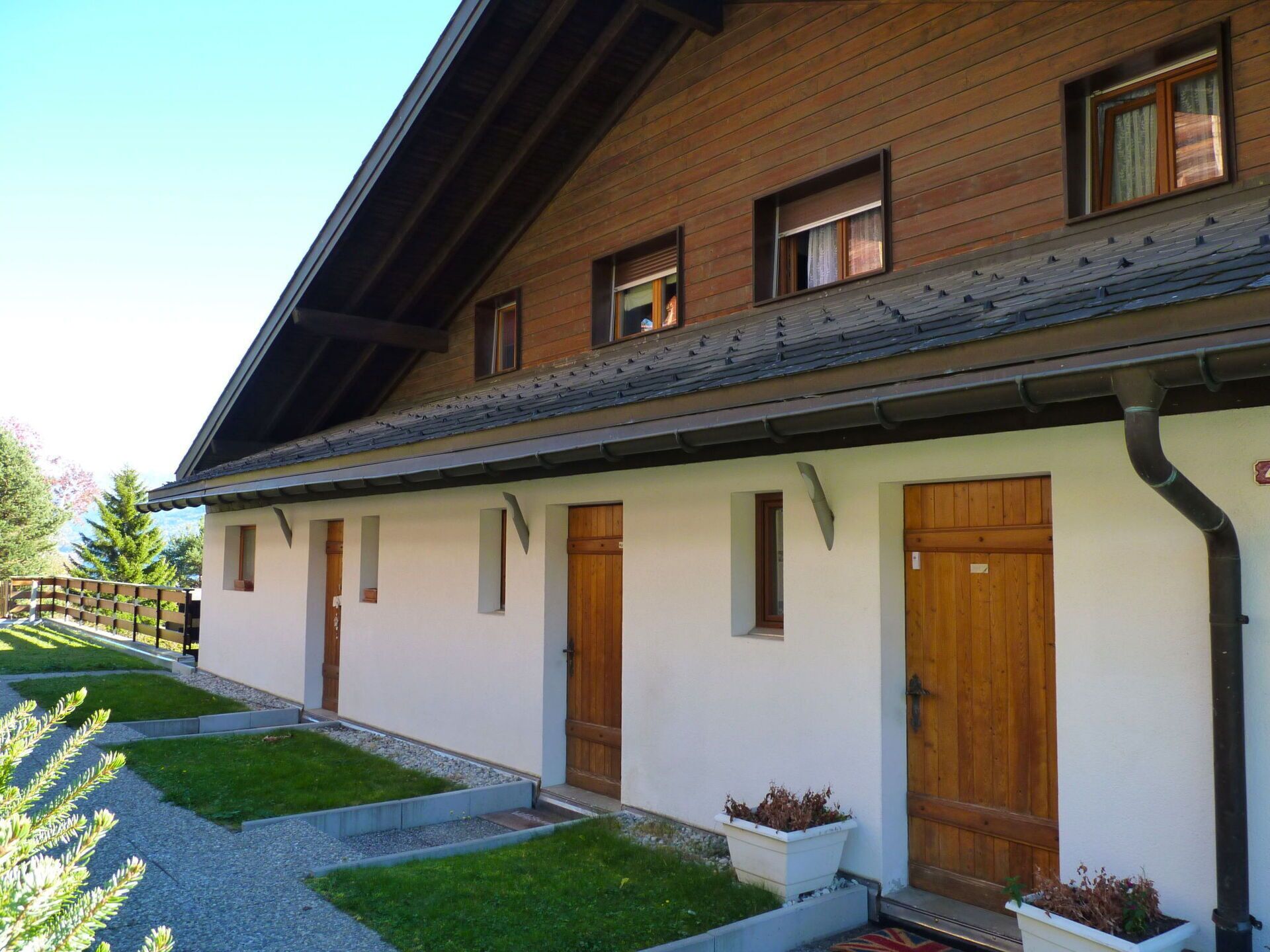 المنشأة من الخارج