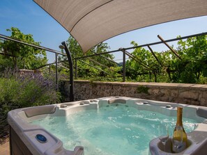 Bain à remous extérieur