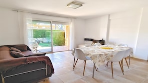 Dining - VACAY Villa Anna (L'ESCALA)