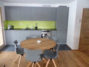 Dining - Nice apartment for 4 guests with WIFI, TV and balcony (Ovronnaz)