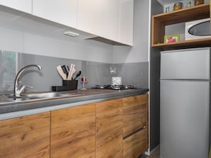 Microwave, freezer