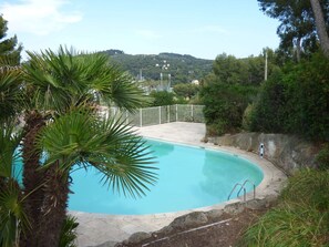 プール
