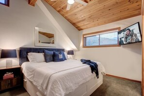 3 bedrooms, iron/ironing board, travel crib, WiFi