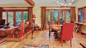 Interior - The Crescent Ridge, 2BR Ski Condo, Walk to Lifts! (Park City)