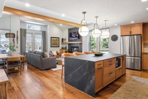 المنشأة من الداخل