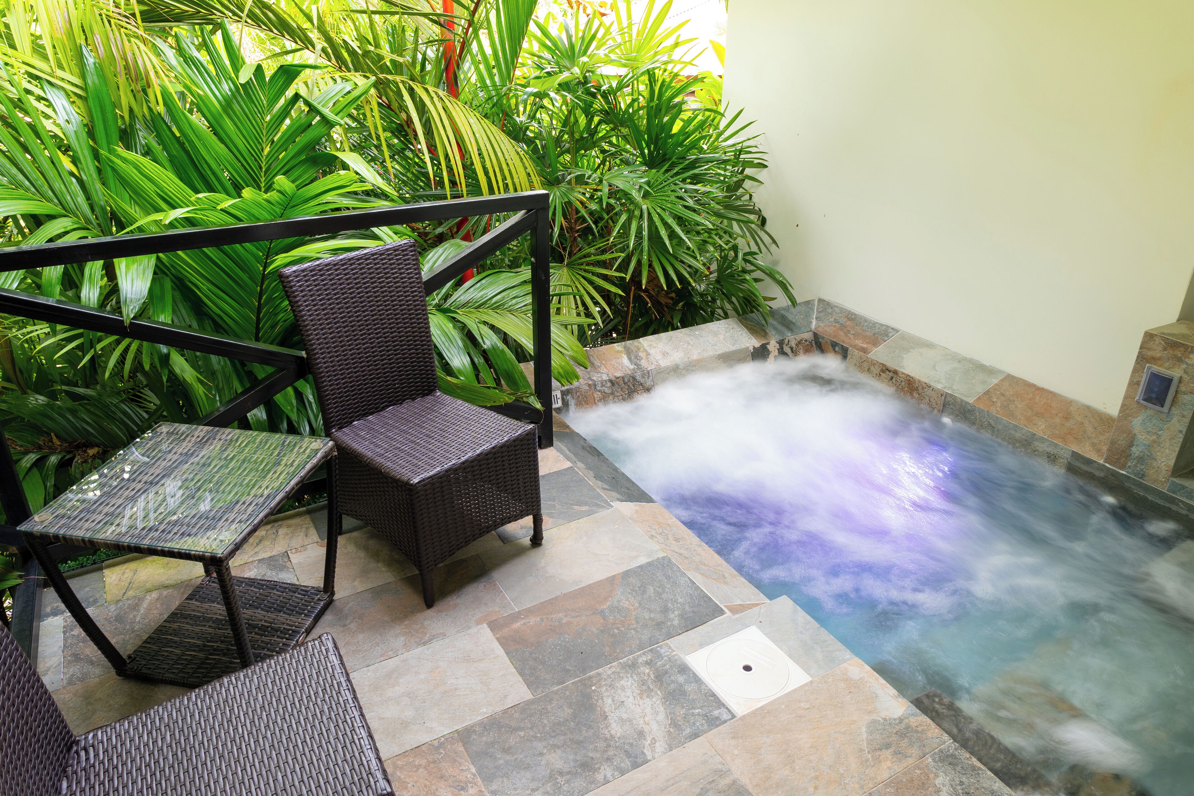 高級寢具、客房內保險箱、獨特裝潢、遮光布/窗簾