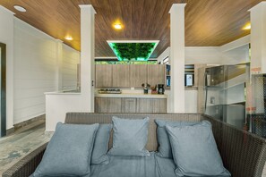 Family Villa, 2 Bedrooms, Hot Tub | Premium bedding, in-room safe, individually decorated, blackout drapes - Hotel Boutique Casa Del Rio (La Fortuna)