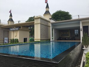 Outdoor pool - Private House in Sriracha (Si Racha)