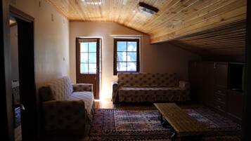 Familienapartment, 2 Schlafzimmer | Wohnzimmer