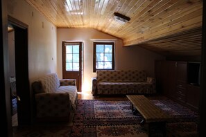 Familienapartment, 2 Schlafzimmer | Wohnzimmer