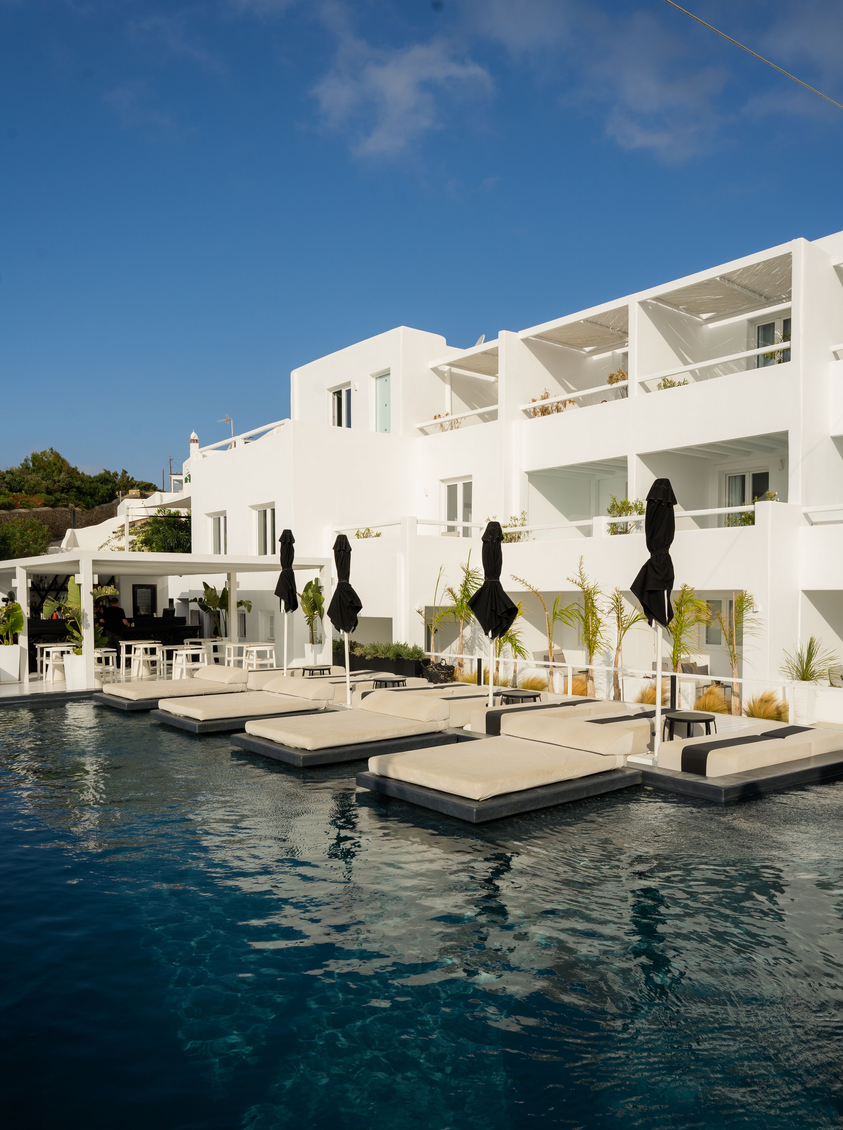 야외 수영장, 수영장 파라솔, 일광욕 의자