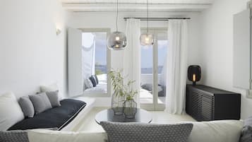 Suite Premium, idromassaggio, vista mare | Minibar, una cassaforte in camera, con stile personalizzato