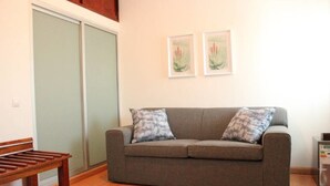 Unclassified image, 3 of 19, button - Ka Maxakeni Guest house (Maputo)