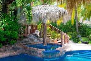 Poolwasserfall
